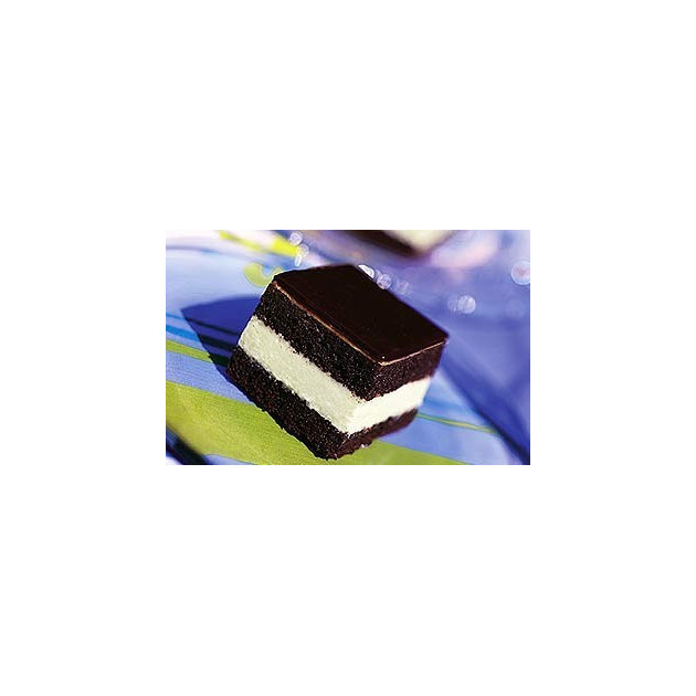 Pastel con nata montada Pastel con nata montada