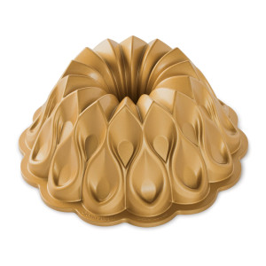 Molde Bundt Cake Crown Gold Nordic Ware